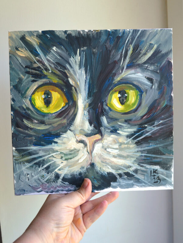 Original painting of a black tuxedo cat by Lada Kholosho. One-of-a-kind oil artwork on canvas board (25x25 cm) with bold brushstrokes and vivid yellow eyes. One-of-a-kind artwork shipped worldwide directly from the artist.