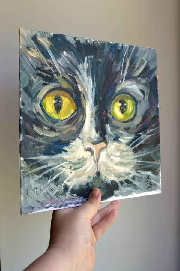 Original painting of a black tuxedo cat by Lada Kholosho. One-of-a-kind oil artwork on canvas board (25x25 cm) with bold brushstrokes and vivid yellow eyes. One-of-a-kind artwork shipped worldwide directly from the artist.