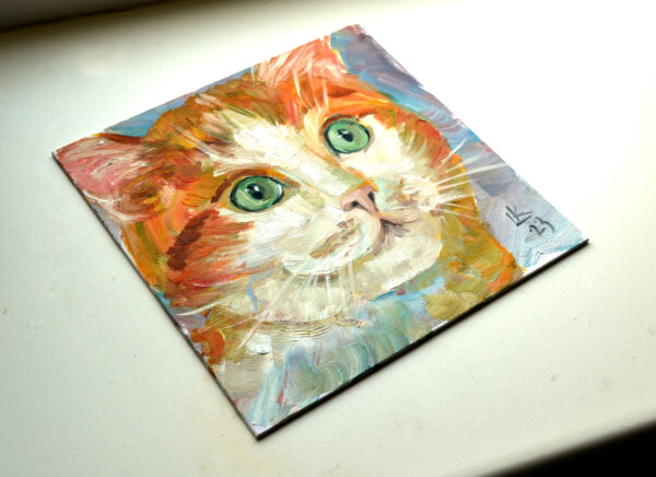 Original oil painting of a calico cat by Lada Kholosho. One-of-a-kind 25x25 cm artwork on canvas board, signed and includes a certificate of authenticity. Unframed, 2023.