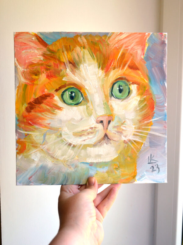 Original oil painting of a calico cat by Lada Kholosho. One-of-a-kind 25x25 cm artwork on canvas board, signed and includes a certificate of authenticity. Unframed, 2023.
